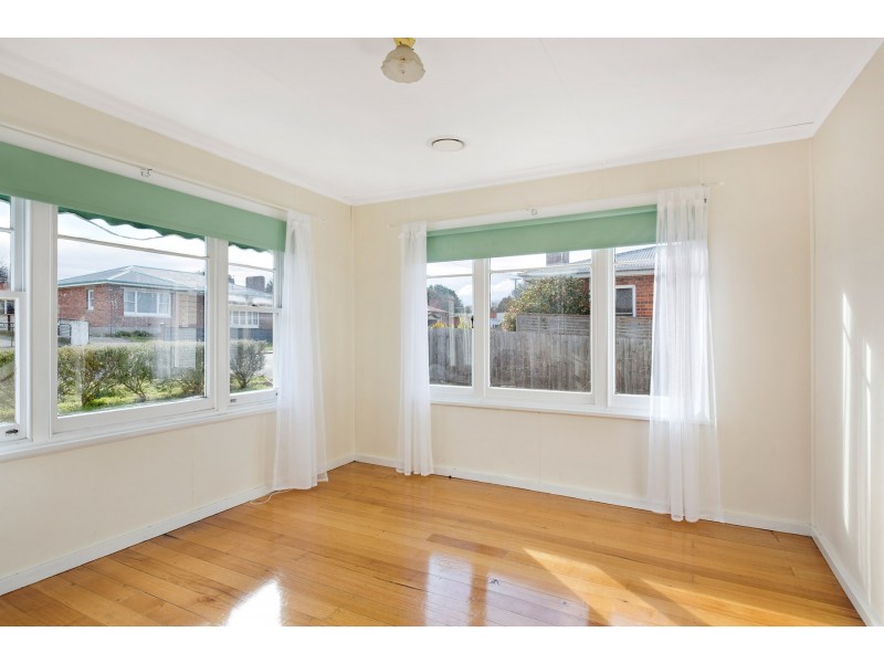 4 Hardinge Avenue, Newnham TAS 7248