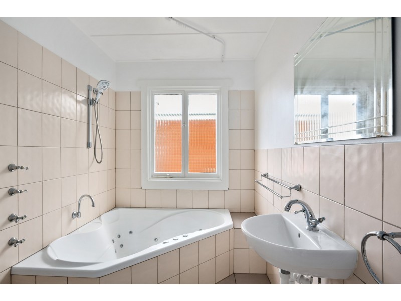 4 Hardinge Avenue, Newnham TAS 7248