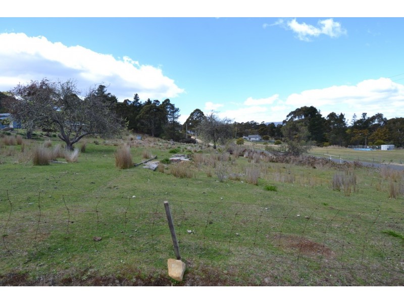 1 Lennox Street, Cornwall TAS 7215