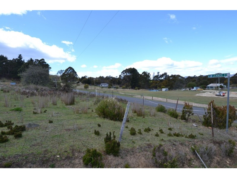 1 Lennox Street, Cornwall TAS 7215