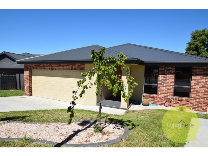 27 Dafnis Drive, Newnham TAS 7248