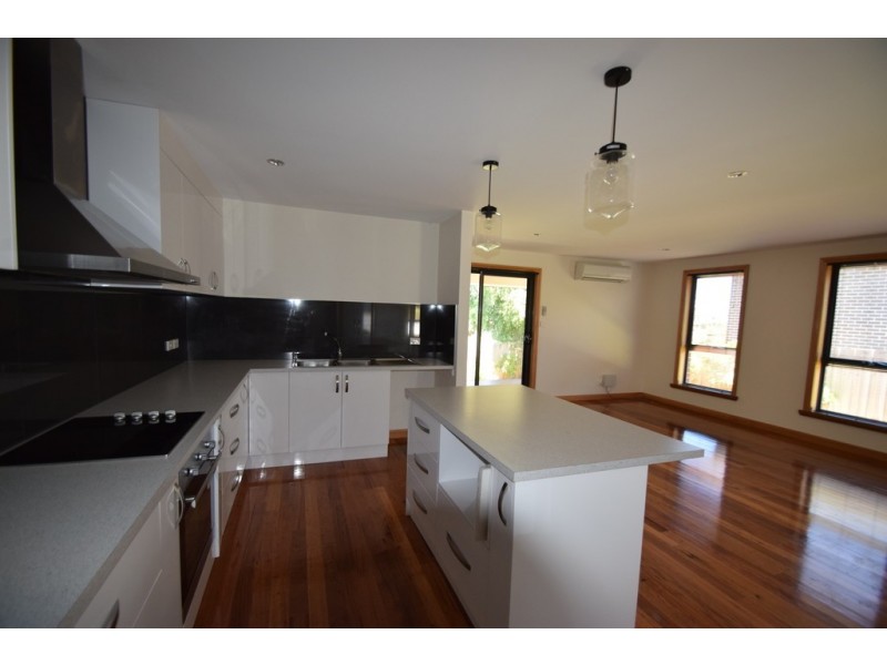 27 Dafnis Drive, Newnham TAS 7248