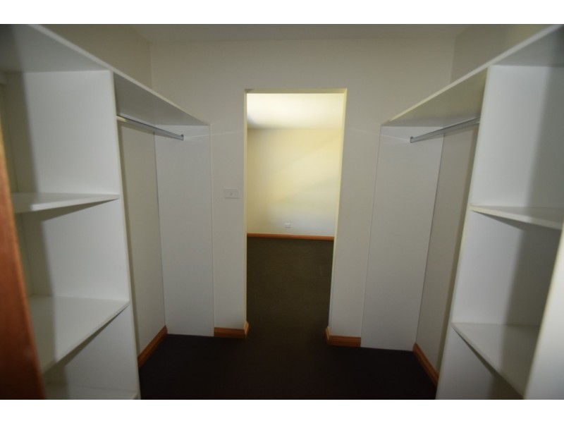 27 Dafnis Drive, Newnham TAS 7248