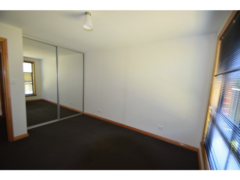 27 Dafnis Drive, Newnham TAS 7248