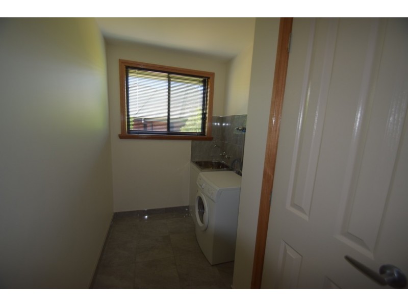 27 Dafnis Drive, Newnham TAS 7248