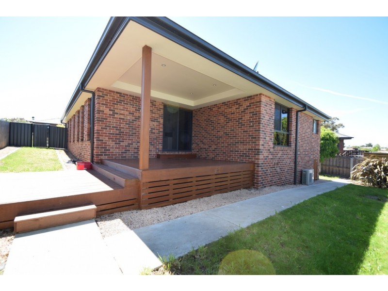 27 Dafnis Drive, Newnham TAS 7248