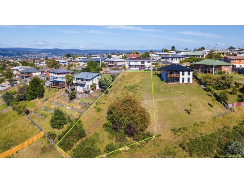 44 Crandon Crescent, Newnham TAS 7248