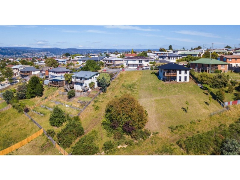 44 Crandon Crescent, Newnham TAS 7248