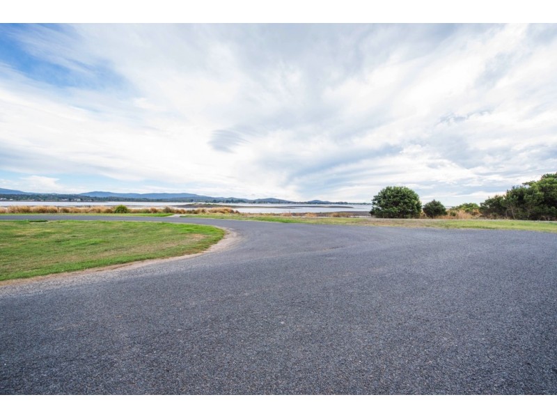 33 Esplanade North, George Town TAS 7253