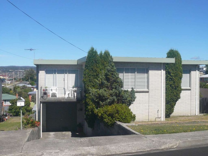 4 Crandon Crescent, Newnham TAS 7248