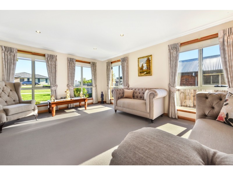 82 Mount Stuart Drive, Newnham TAS 7248