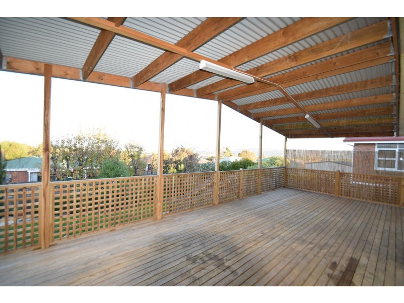18 Crestview Court, Newnham TAS 7248