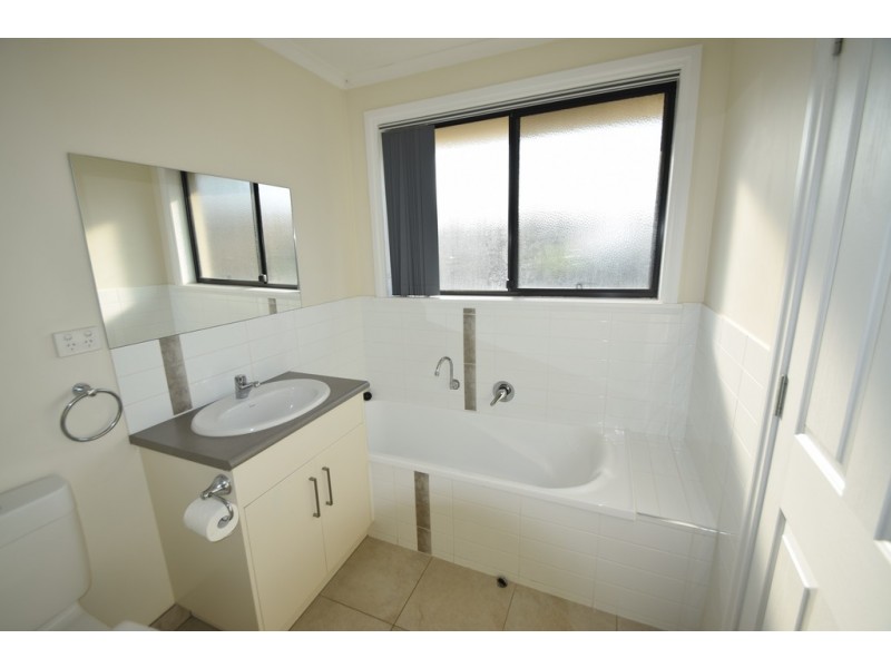 2/4 Miriam Court, Newnham TAS 7248