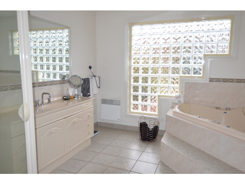 6 Avonbury Court, Norwood TAS 7250