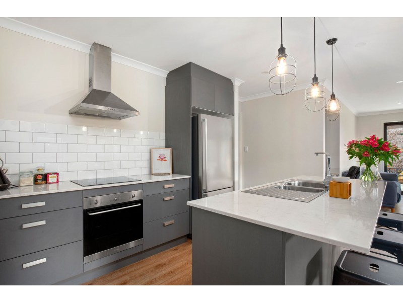 16 Aram Place, Newstead TAS 7250