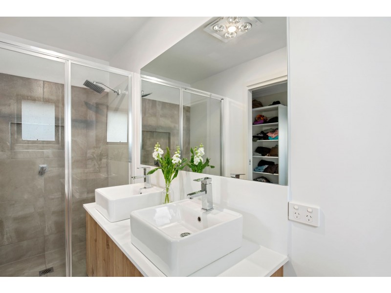 16 Aram Place, Newstead TAS 7250