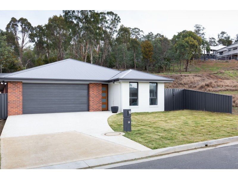 16 Aram Place, Newstead TAS 7250
