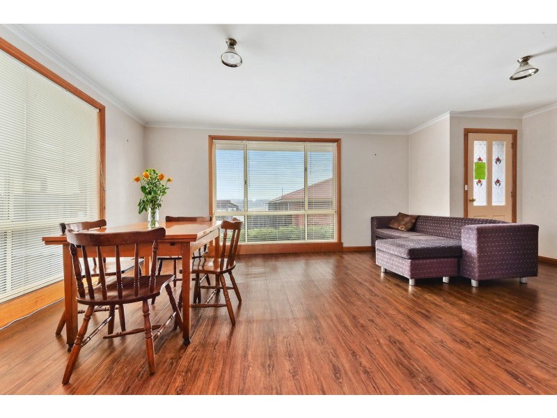 2/4 Flinders Place, Mayfield TAS 7248