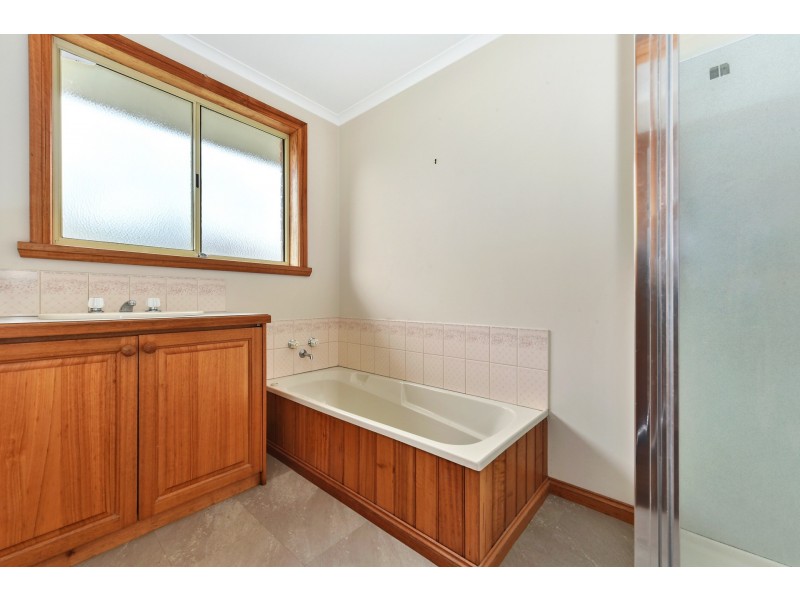 2/4 Flinders Place, Mayfield TAS 7248