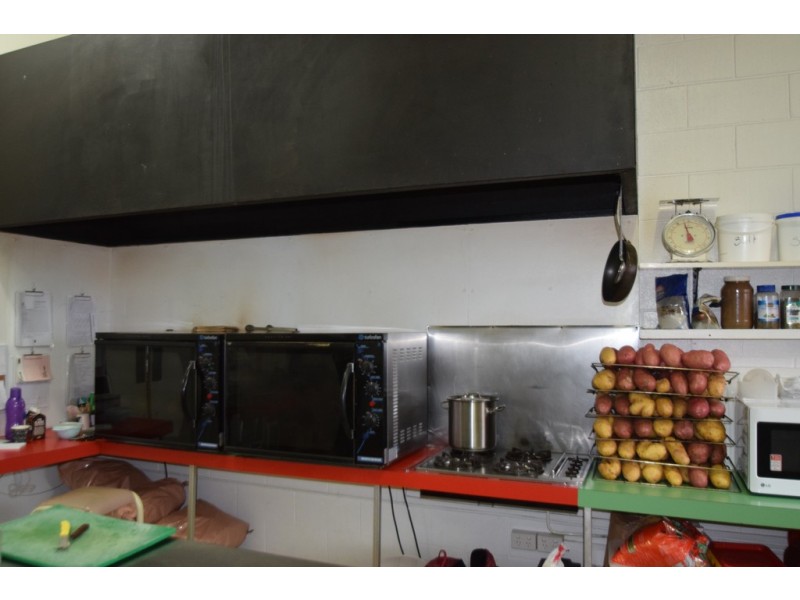 Shop 4 The Olde Tudor Complex, Prospect TAS 7250