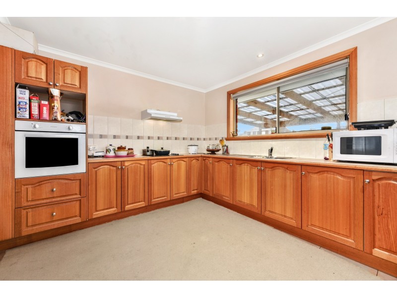 27a Bartlett Grove, Newnham TAS 7248