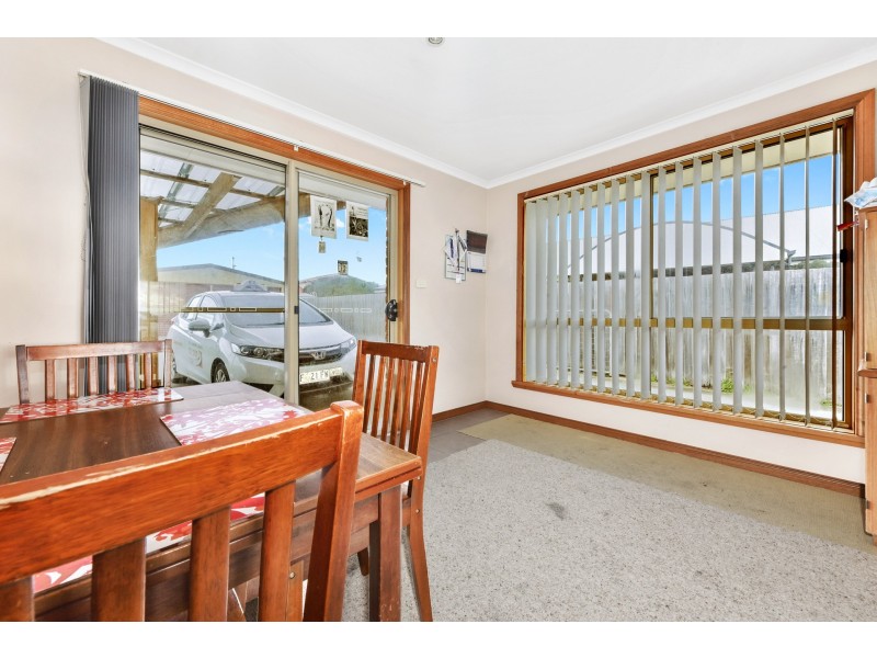 27a Bartlett Grove, Newnham TAS 7248