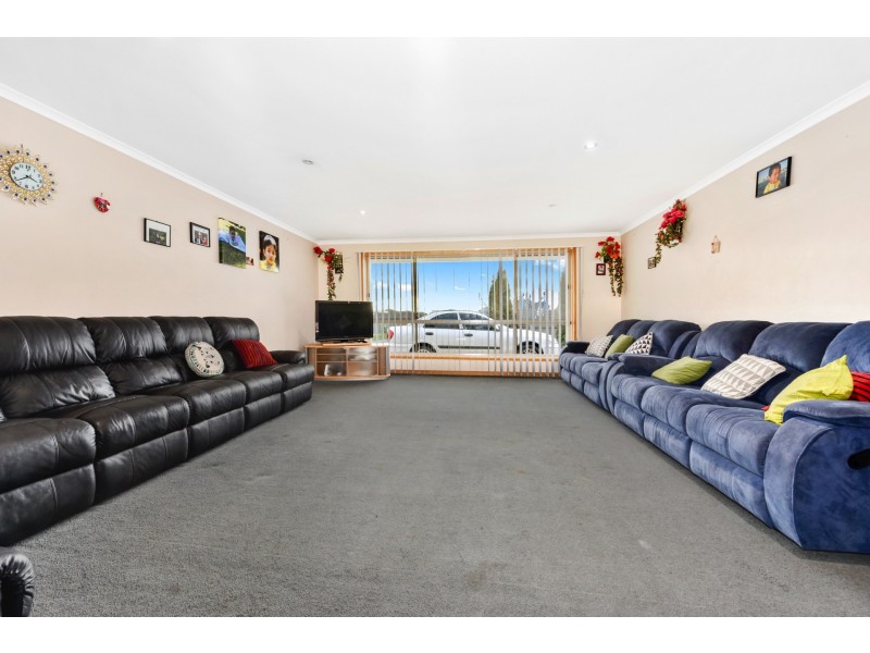 27a Bartlett Grove, Newnham TAS 7248