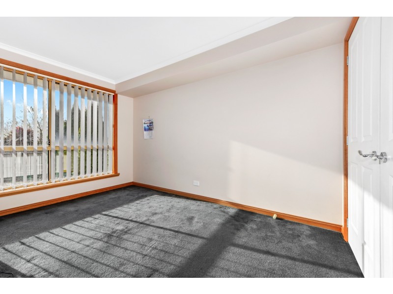 27a Bartlett Grove, Newnham TAS 7248