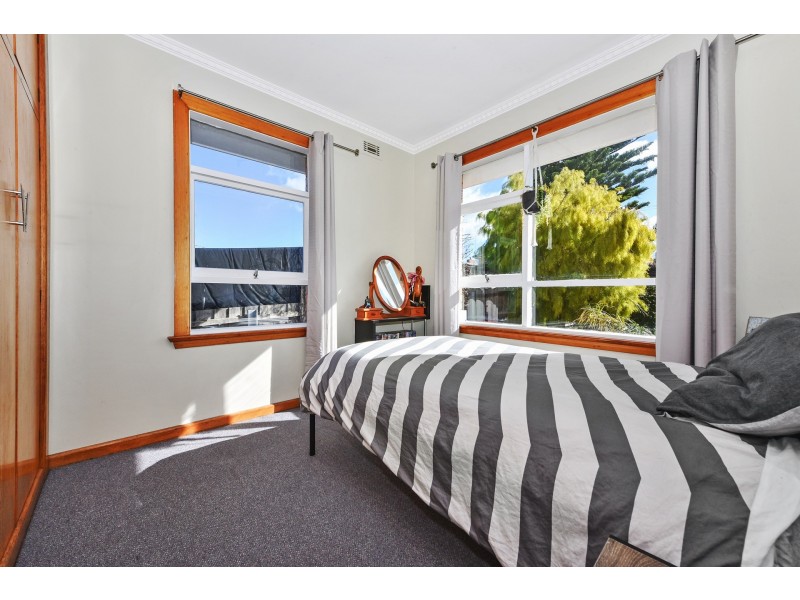 15 Crestview Court, Newnham TAS 7248