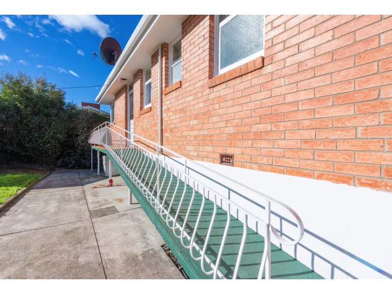 15 Crestview Court, Newnham TAS 7248