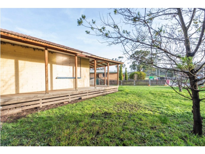 6 Hazelwood Parade, Ravenswood TAS 7250