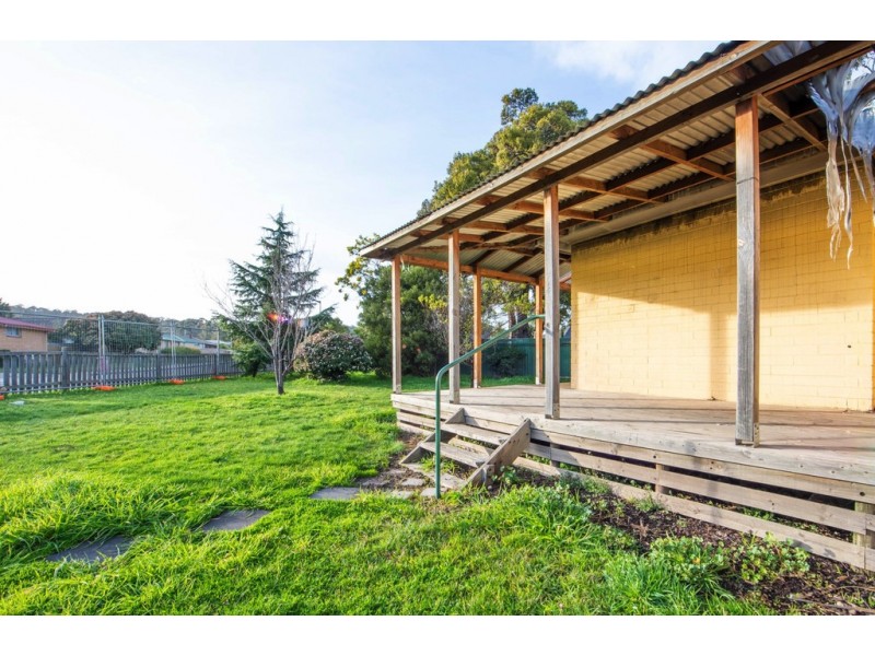 6 Hazelwood Parade, Ravenswood TAS 7250