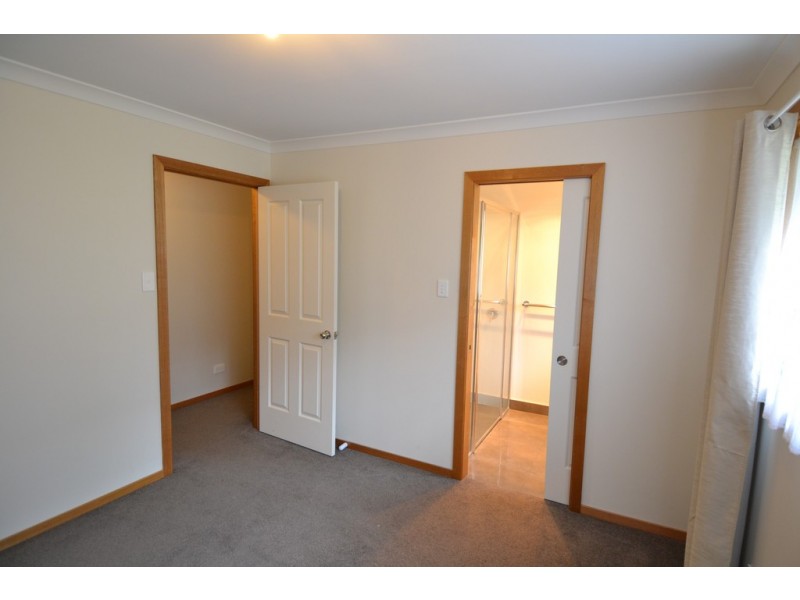 9 Ford Court, Newnham TAS 7248