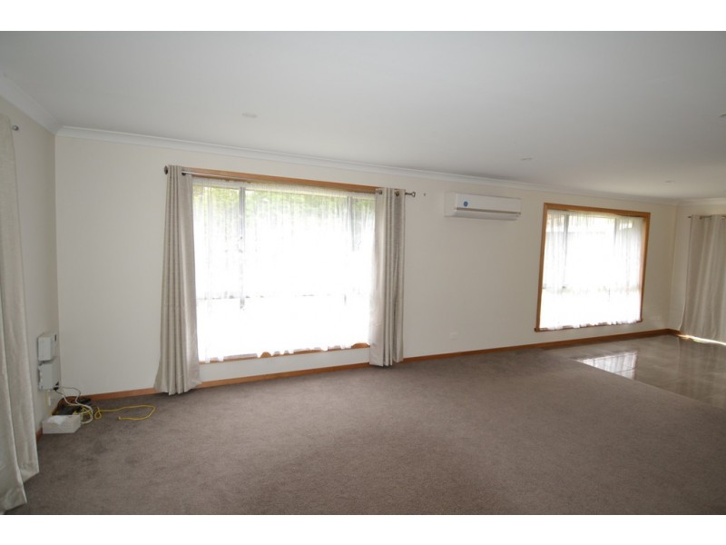 9 Ford Court, Newnham TAS 7248