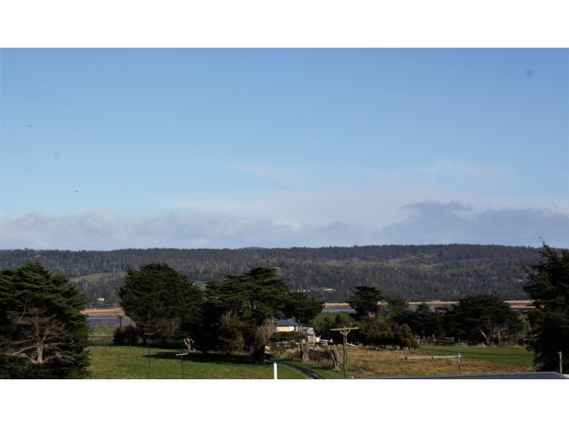 9 Ford Court, Newnham TAS 7248