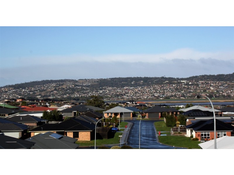 9 Ford Court, Newnham TAS 7248