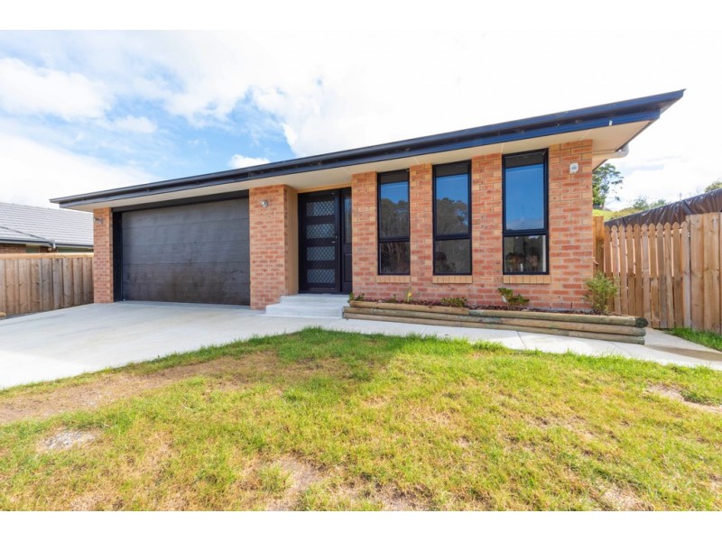 97 Parklands Parade, Newnham TAS 7248