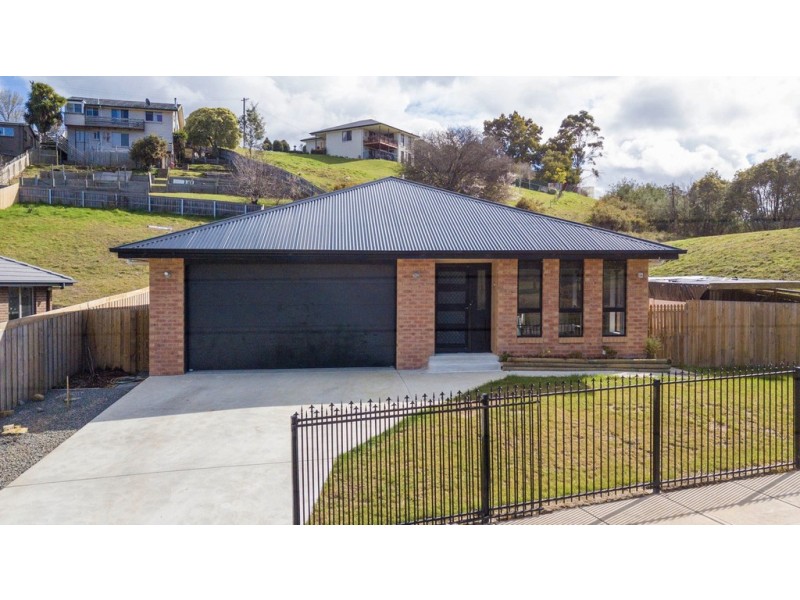 97 Parklands Parade, Newnham TAS 7248