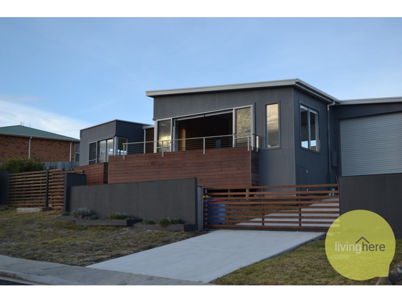 15 Kiama Parade, Akaroa TAS 7216