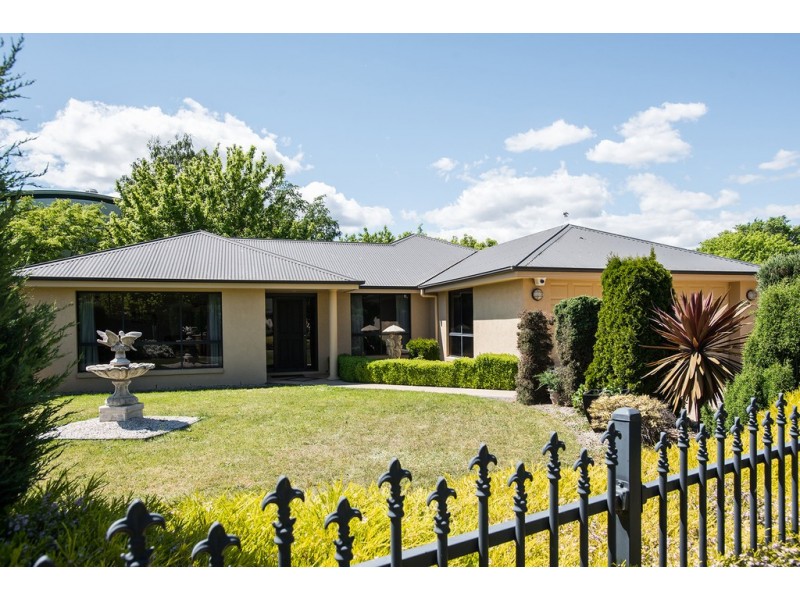 9 Landsborough Avenue, Newstead TAS 7250