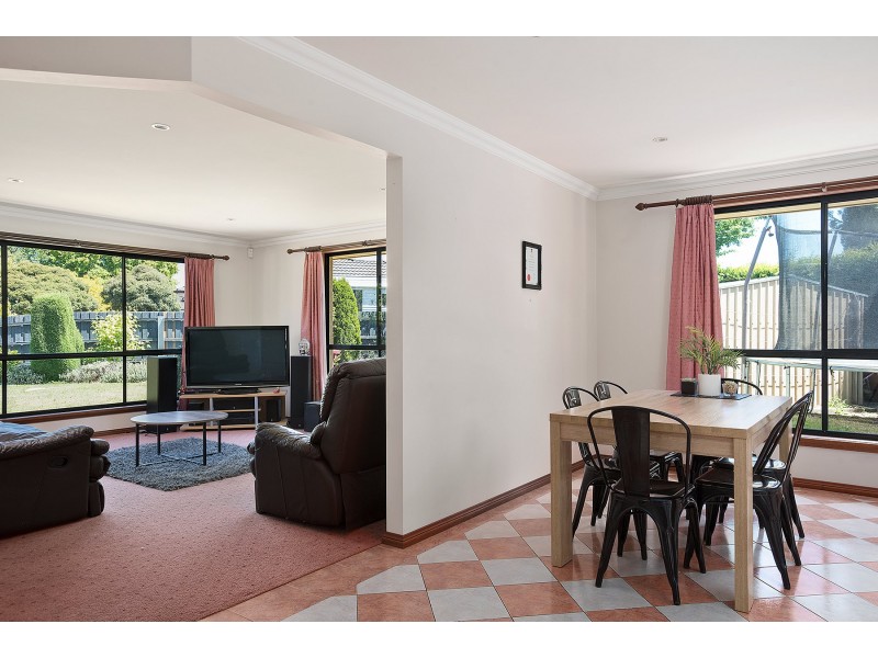 9 Landsborough Avenue, Newstead TAS 7250