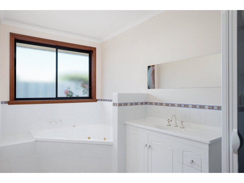 9 Landsborough Avenue, Newstead TAS 7250