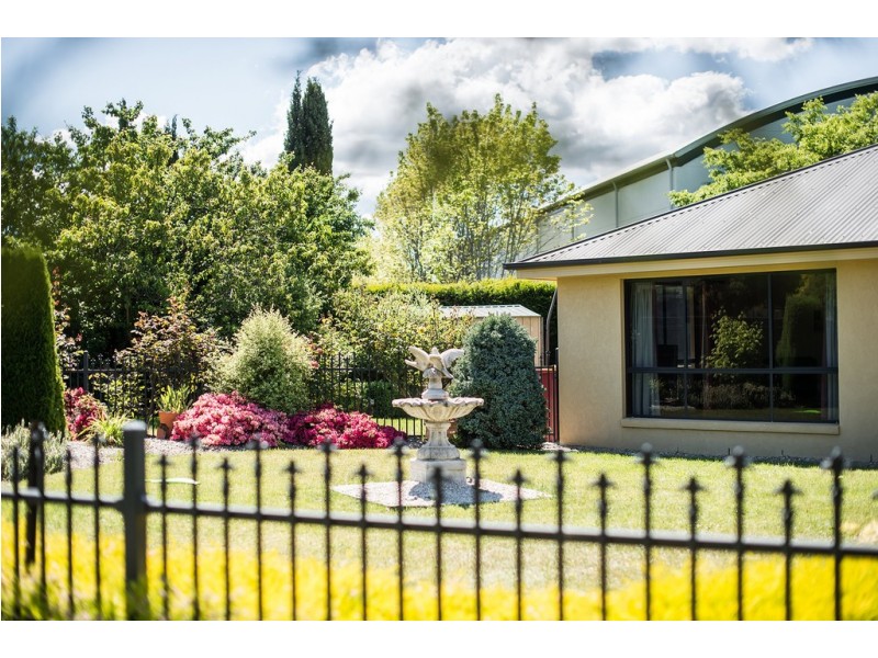 9 Landsborough Avenue, Newstead TAS 7250