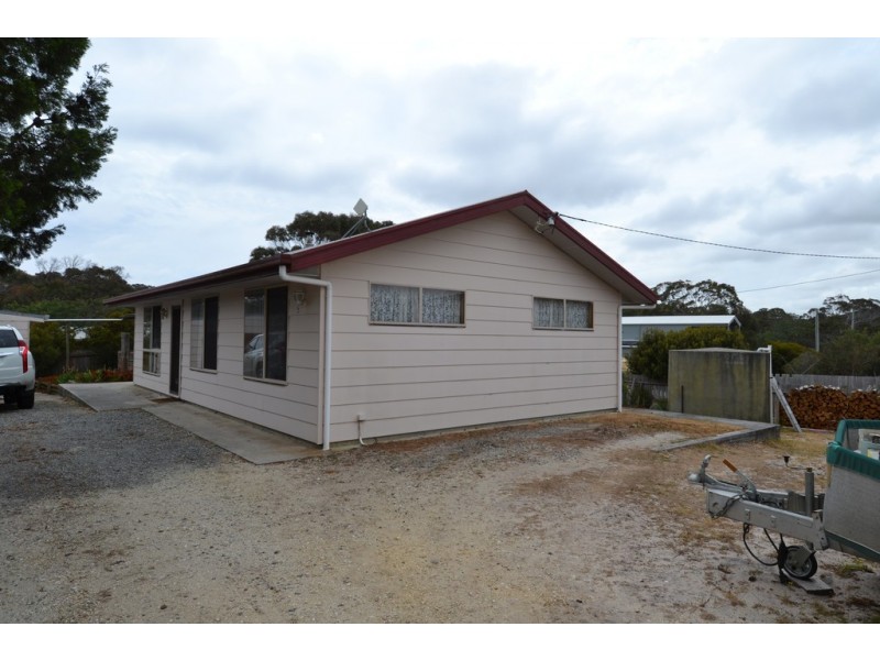 15 Howard Street, Bellingham TAS 7254