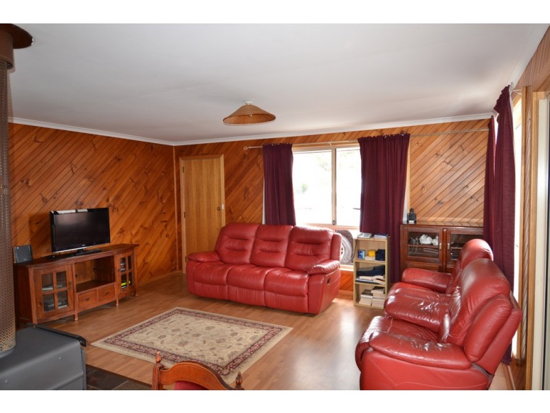 15 Howard Street, Bellingham TAS 7254