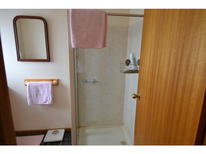 15 Howard Street, Bellingham TAS 7254