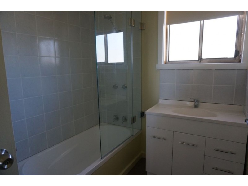 8 Amunsden Street, Ravenswood TAS 7250