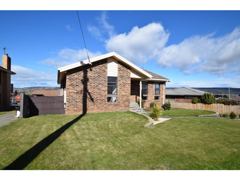 22 Bronzewing Avenue, Newnham TAS 7248