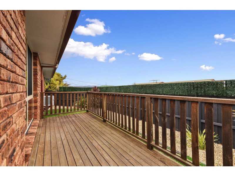 2/18 Bishops Drive, Newnham TAS 7248