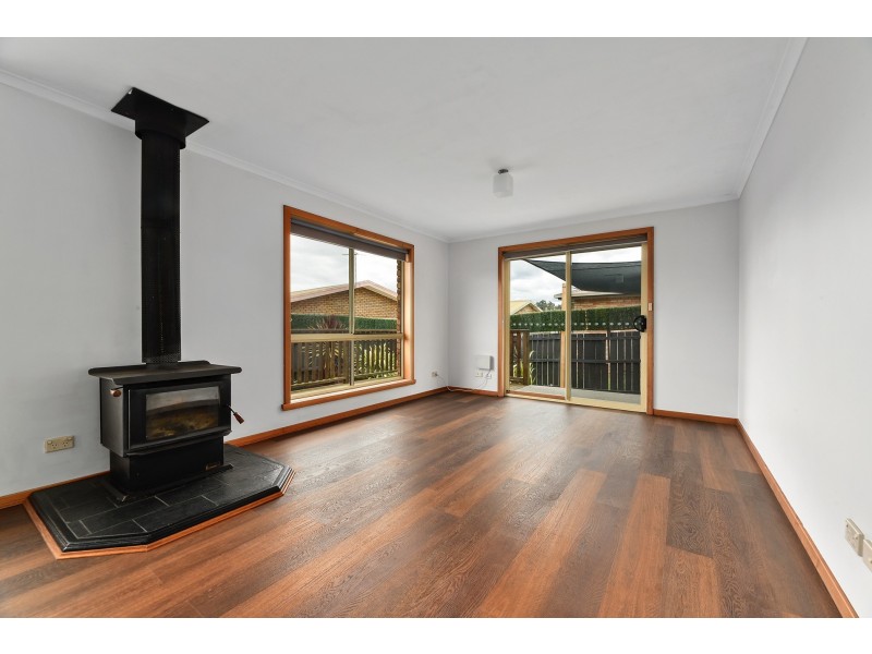 2/18 Bishops Drive, Newnham TAS 7248